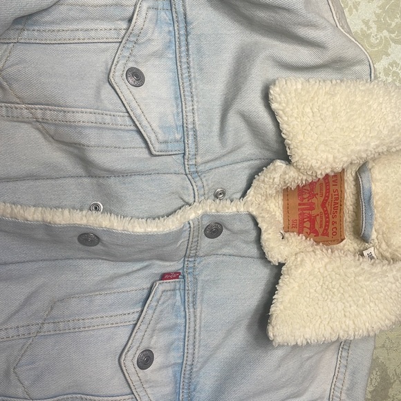 Levi Vintage sherpa trucker jacket size medium - Picture 2 of 5